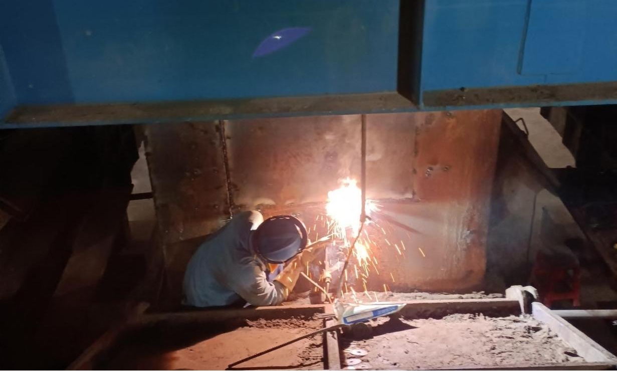 国庆我在岗 | mg冰球突破豪华版一线员工献礼祖国74华诞