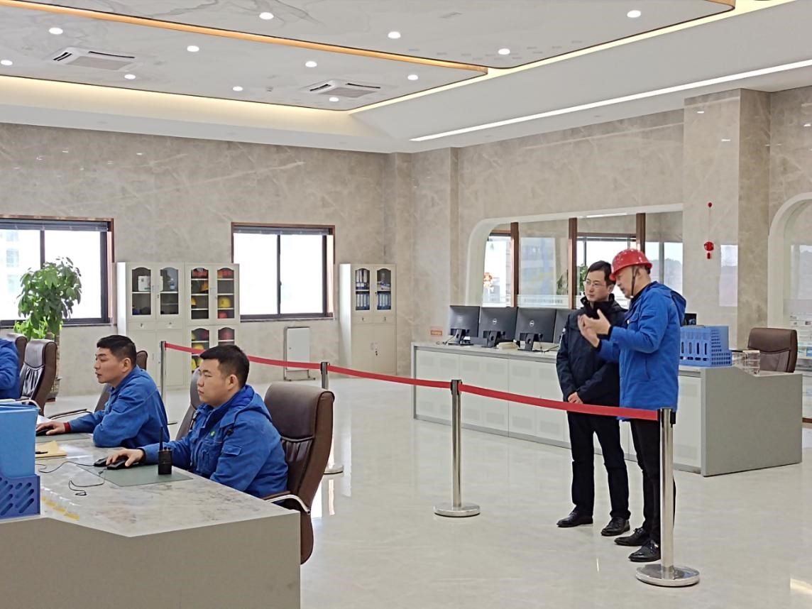 mg冰球突破豪华版集团辅导到下属项目公司发展新春慰问